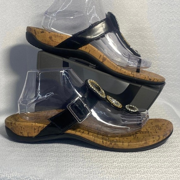 Vionic Shoes - Vionic Orthaheel Adelie Toe Post Black Thong Sandal women sz 10
